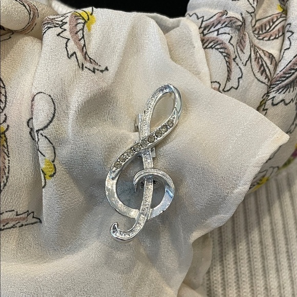 Elegant Silver Treble Clef Brooch vintage piece - Picture 1 of 1